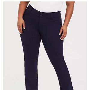 TORRID NWT Navy Blue Studio Signature Stretch Premium Ponte Trouser 💙